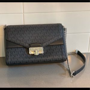 Beautiful Black Michael Kors shoulder bag